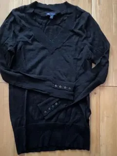 gapの黒のVネックセーター