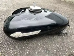 パ*隊様 カワサキ　エリミネーター250v VN250A ガソリンタンク黒　蓋のサムネイル