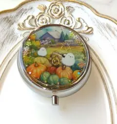 匿名配送・秋のシマエナガ❆お薬ケース❅アクセサリー小物入れ♥パンプキン丸型