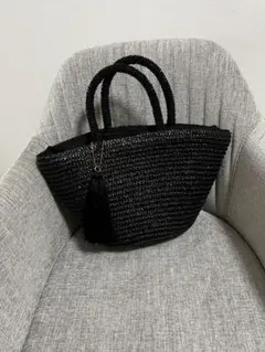 ブラック かごバッグ 巾着型　タッセル付き