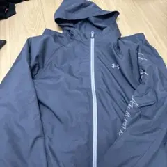 Under Armour ダークグレー ウィンドブレーカーとパンツセット