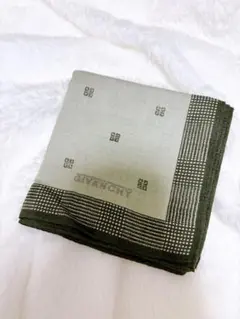 GIVENCHY チェック柄 ハンカチ