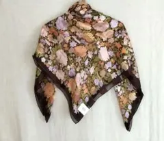 新品タグ付き 大判 シルクスカーフ 絹100% 花柄 日本製のサムネイル
