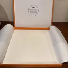 HERMES カレ90の空箱　リボン付き
