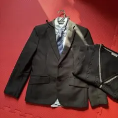 フォーマルスーツ ストライプ ネクタイ付き