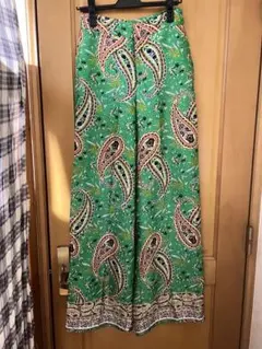 ペイズリー柄 緑色 ワイドパンツ
