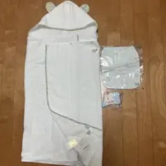新品ベビーフード付きバスタオル &ミキハウスのソックス &ステイ