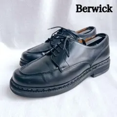 美品Berwick Uチップ ビジネスシューズ 黒 革靴 UK7 Vibramのサムネイル