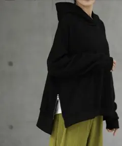 HUG.U ハグユー パーカー　スウェット　トレーナー　長袖　ブラック　綿100