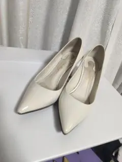 Salvatore Ferragamo アイボリーハイヒール