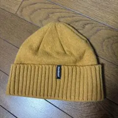 patagonia マスタード ニット帽のサムネイル