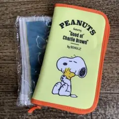 スヌーピー　マネーファイルポーチ