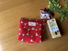 ハンドメイド　保冷保温ポーチ　保冷ポーチ　北欧風　りんご　赤　洗濯可能