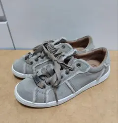 UGG スエードスニーカーのサムネイル