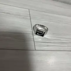 Nike シルバーリング ロゴ入り