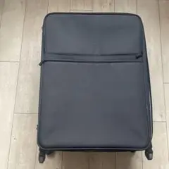 ブラックの旅行用スーツケース