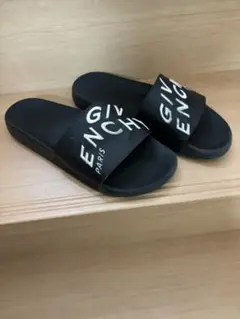 GIVENCHY ブラック ロゴサンダル