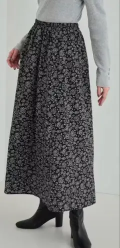 シューラルー　花柄プリントギャザースカート　Mサイズ