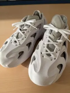 アディダス アディフォーム 26.5 ホワイトスニーカー