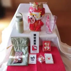 ハローキティ　トランプ　ぬいぐるみ　コップ　起き上りコブシ　水筒　札　小袋　7点