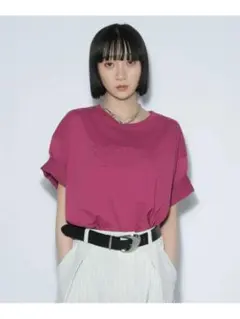 SECURE ロゴ エンボス 半袖 Tシャツ