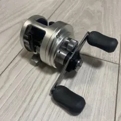 新品・未使用品】 シマノ カルカッタ100ライトハンドル - メルカリ