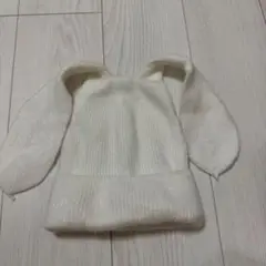 ウサギの耳付きホワイトニット帽