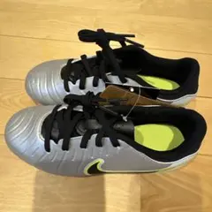 Nike ジュニアサッカーシューズ シルバー FG