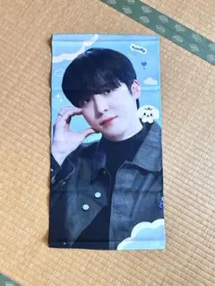 ATEEZ ユノ スローガン 水色