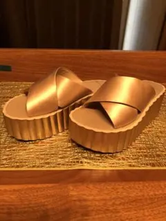 Tory Burch ゴールド プラットフォームサンダルのサムネイル