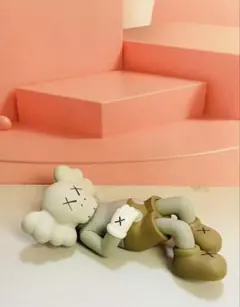 KAWS フィギュア グレー