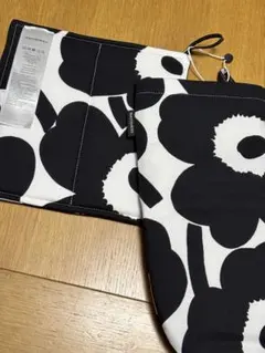 マリメッコ　鍋敷き　鍋つかみのサムネイル