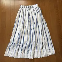 ストライプ柄 ロングフレアスカート 刺繍レース裾のサムネイル
