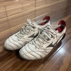 MIZUNOサッカースパイク ホワイト レッド 限定カラー 26cm 値下げ可能