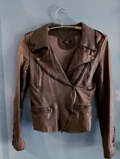 Item thumbnail for item e1c6a9f9-7001-400b-80f1-99c2083e9bca