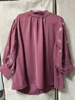 axes femme 袖刺繍ブラウス