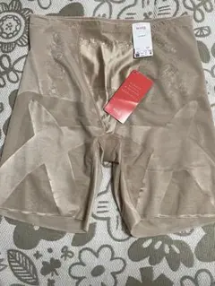 ＊新品・未使用　wing スリムアップパンツ　82・L＊