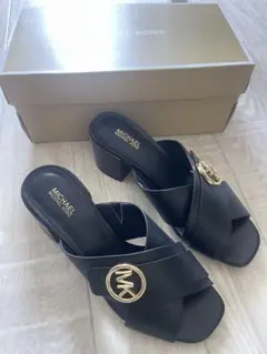 MICHAEL KORS サンダル ブラック ゴールドロゴのサムネイル