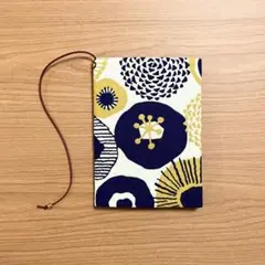【 文庫本 】ブックカバー ハンドメイド ポンポンフラワー