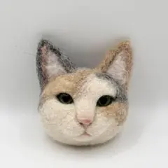 羊毛フェルト パステル三毛　猫　ブローチ　キーホルダー　マグネット