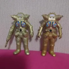 ウルトラマン怪獣フィギュア メトロン星人 キングジョー 二体 1983