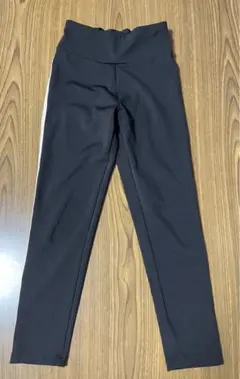 UNIQLO黒いスパッツ 130サイズ サイドライン