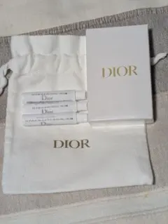 Dior ノベルティトランプ、巾着袋、香水サンブル3つ