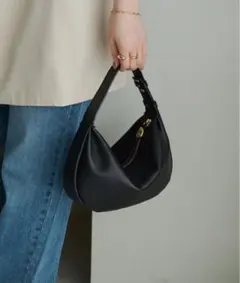 ハーフムーン ハンドバッグ