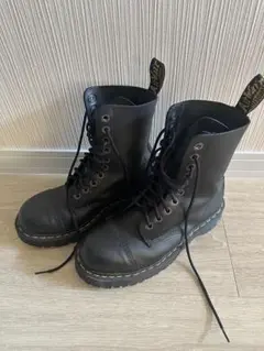 Dr. Martens ブラックレザーブーツ