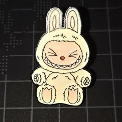 【新品未使用】 ラブブ/ホワイト　ピンズ/ピンバッジ