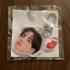 treasure ジェヒョク　顔アクキー