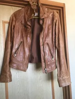 ほぼ新品の革ジャン (羊皮) Bershka