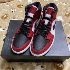 NIKE AIR JORDAN 1 MID CHICAGO BLACK TOE