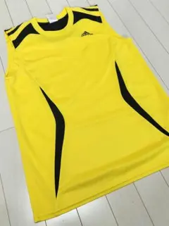 アディダス　トレーニングシャツ　S